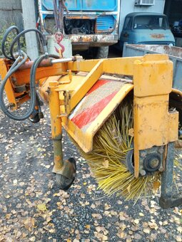 Koště Multicar - 7