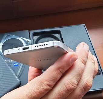 Zánovní VIVO X200 PRO 5G 16 /512 GB TITANIUM - 7