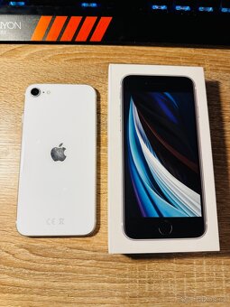 IPhone SE 2020 - 7