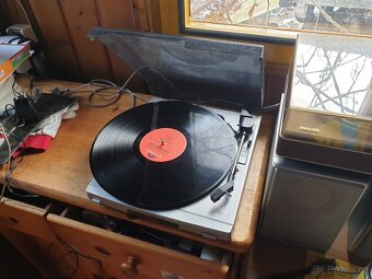 Gramofon Philips, Tesla, Universum - 7