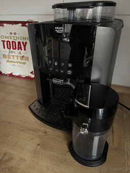Kávovar Krups EA 819E Arabica Latte Quattro Force - TOP - 7