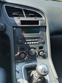 Peugeot 5008 1.6HTP 115kw 7místně Rok výroby 2011 - 7