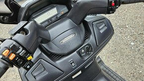 Suzuki Burgman 650 Executive ,top stav - 7