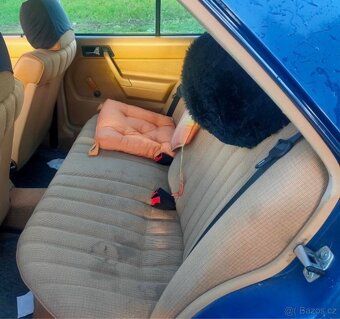 Mercedes-Benz 190E - 7