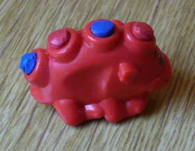 Figurky Kinder 5 ks - dino, robot, ufon, 2x zajíc - 7