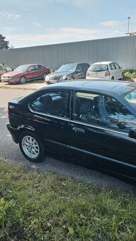 BMW E36 ve slušném stavu. - 7