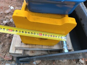 Hydraulické kladivo pro 1,5-3t - 7