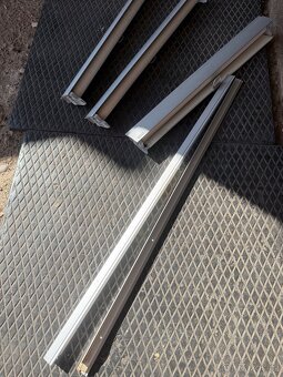 Rolety velux do střešního okna - 7