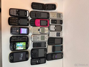 Mix mobilních telefonů - 7