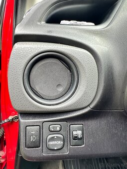 Toyota Yaris 1.3 VVTI 73 - 7