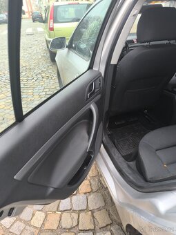 Škoda Octavia 2 rok 2005 77 kW km 384 - 7