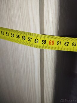 Šatní skříň, 3 police, tyč na ramínka - 7