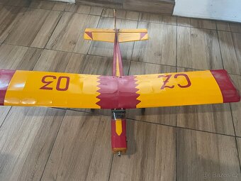 Letadla a vrtulník + nabíječka Raytronic C12 + balza - 7