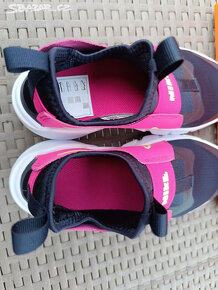 Nove dívčí nazouvaci boty NIKE vel. 34 a 35 - 7