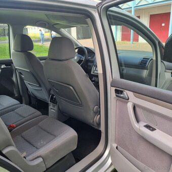 Volkswagen Touran 2.0TDi 103kw Face-Lift Nová STK - 7