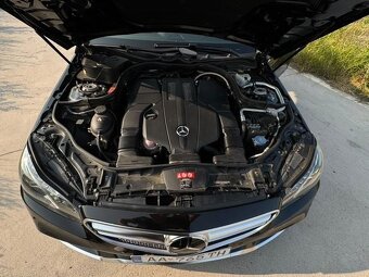 Mercedes Benz E400 AMG 4matic Benzín - 7