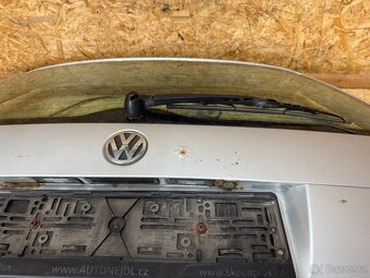 PÁTÉ DVEŘE KUFRU VW PASSAT B5.5 LA7W - 7