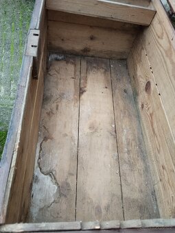 Stará dřevěná truhla - 7