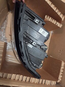 Léve predni světlo Transportér 6.1 - 7