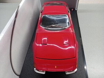 FERRARI 365GTB/4 HOTWHEELS 1:18 - 7