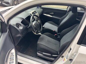 Toyota Urban Cruiser 1,3 VVTi 74 kW, serviska - 7