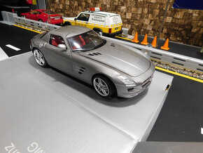 model auta Mercedes  SLS AMG  1:18 - 7