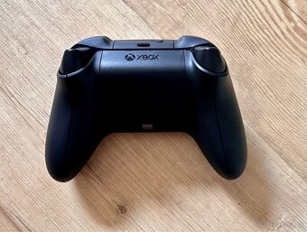 Xbox ovladač a nabíjecí stanice - 7