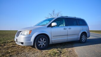 CHRYSLER TOWN & COUNTRY TOURING 2010 - 7