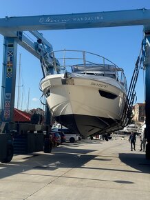 Motorová jachta Azimut 47 Fly - 7