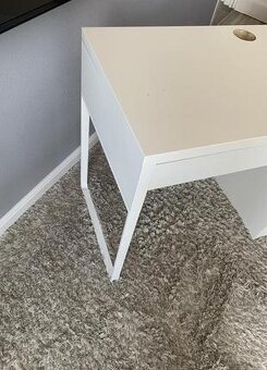 Prodám psací stůl IKEA MICKE - 7