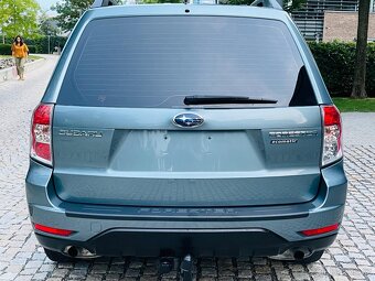 SUBARU FORESTER 2.0i 4x4 AUT TAŽNÉ SERVISKA - 7