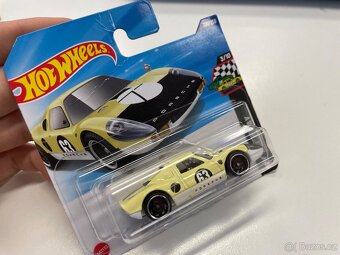 Nové modely HotWheels Nissan Subaru Porsche - 7