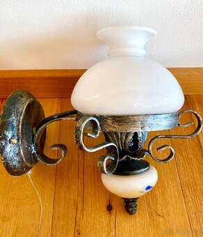 Stará nástěnná kovaná lampa, styl petrolejka - 7