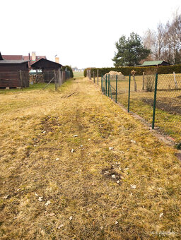 Červený Kostelec - zahrada 380 m2 - 7