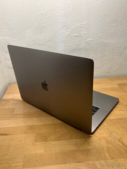 MacBook Pro 15” 2019 CTO/32GB RAM/i9/2TB SSD/ Záruka - 7