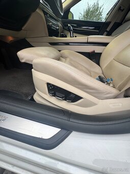 BMW 740i - 7