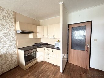 Pronájem bytu 1+kk, o výměře 31 m2 se zasklenou lodžií v Ka - 7