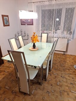 Rozkládací jídelní stůl se židlemi - 7