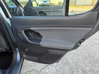 Škoda Fabia 2 Facelift 1,2 TSI Šedá metalíza 2012 - 7