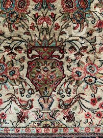 Perský luxusní hedvábný koberec 111x80 - 7