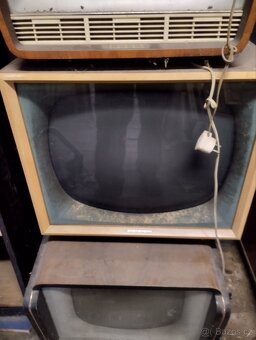 Retro elektro televize radia vysavače - 7