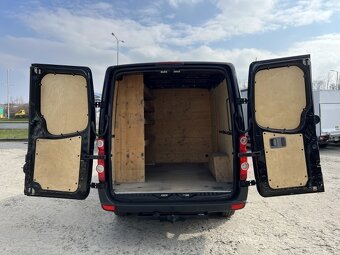 Prodám Volkswagen Crafter 2.0TDi. 100kw. L2H1. 6 míst. TZ:2. - 7