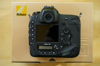 Nikon D5 XQD verze těla profesionální FX plnoformátová zrcad - 7