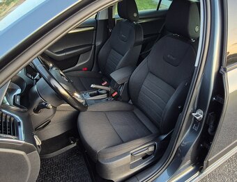 Škoda Octavia 3. Scout 4x4 2.0 TDI 110 KW 1 maj serv kniha. - 7
