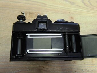Analog Chinon CE II Memotron + 1.8/50 mm + blesk - 7