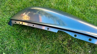 VW TOUAREG 7L - PŘEDNÍ PRAVÝ BLATNÍK - 7