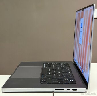MacBook Pro 16” (2021) M1 Pro, 16 GB RAM, 512 GB SSD Záruka - 7