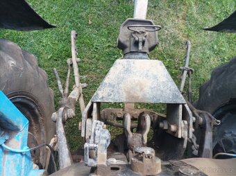 Prodám funkční garážovaný traktor Zetor 4611, r. v. 1969 - 7