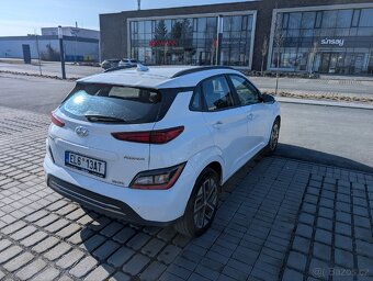 HYUNDAI KONA ELECTRIC 150KW 64kWh,12/2021, ZARUKA, PŮVOD ČR - 7