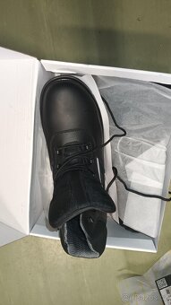 nové pracovní oblečení kalhotý vesty boty - 7